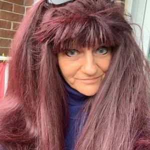 Meet your Posher, Caroline